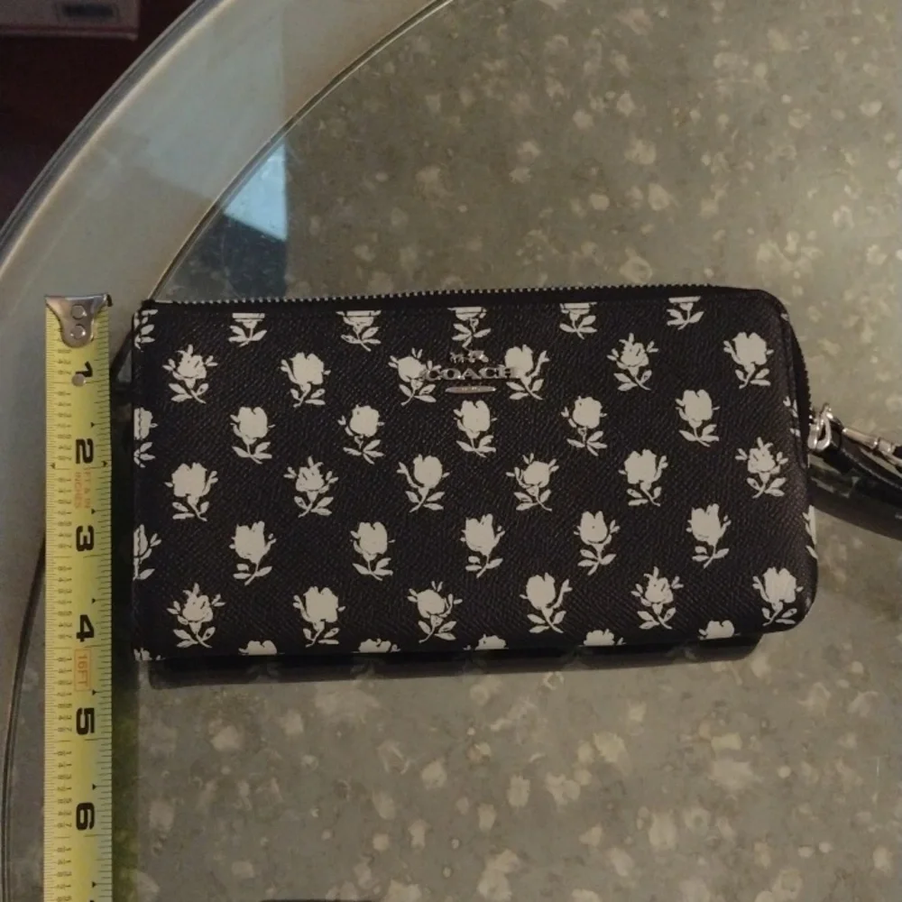Wristlet - Picture 7 of 7